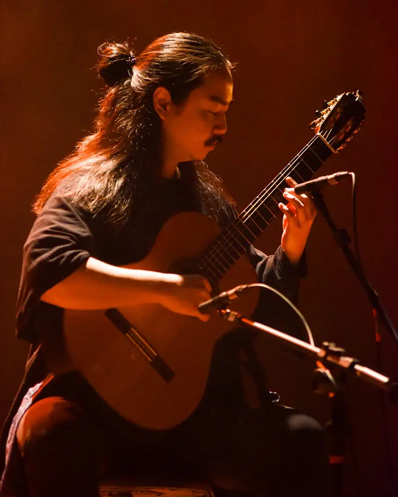 Professor Arthur Endo, criador do Método Violão 100 Passos